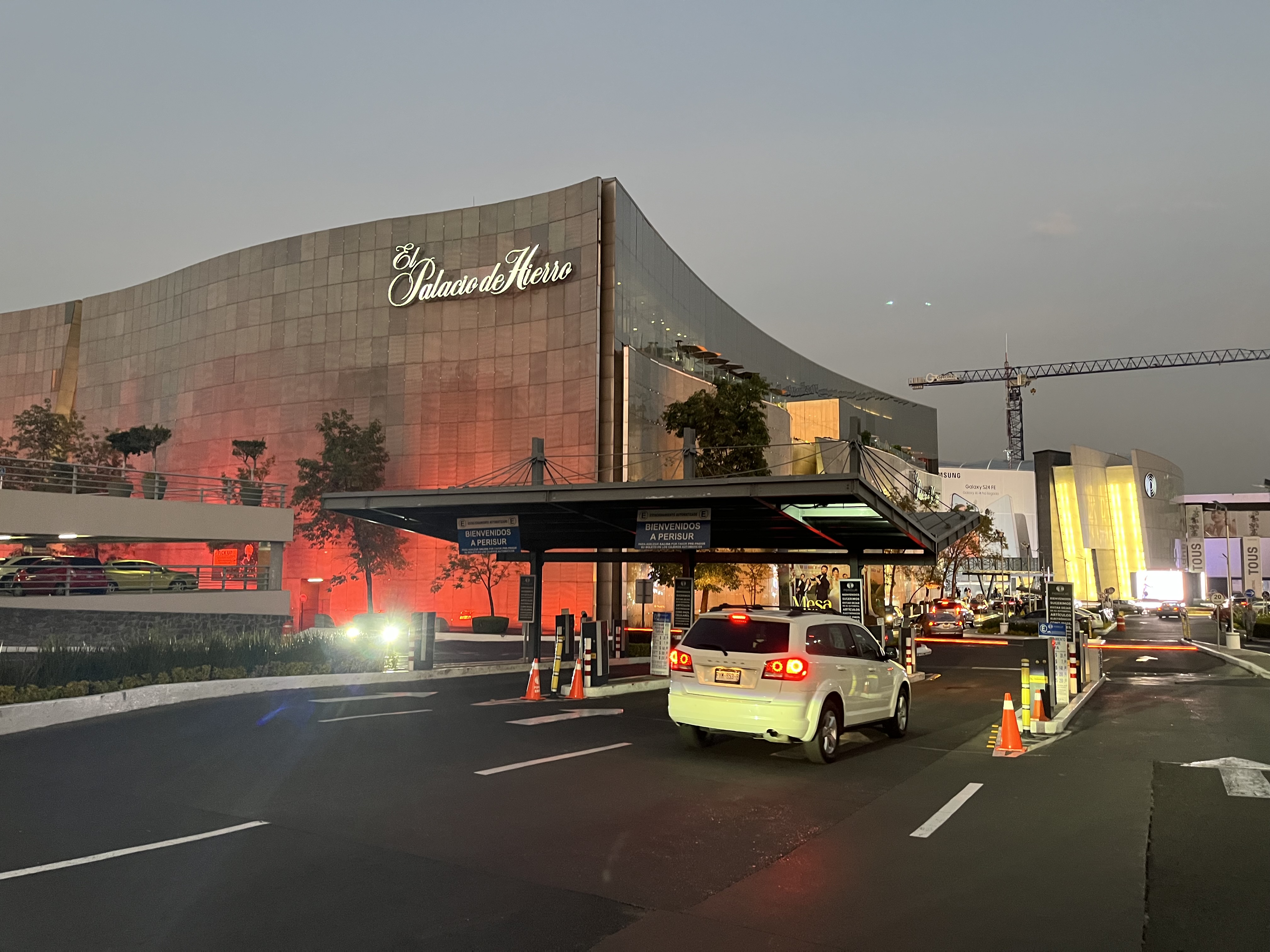 Centro Comercial Perisur cover photo