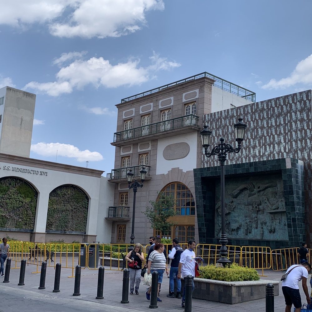 Plaza Oriental cover photo