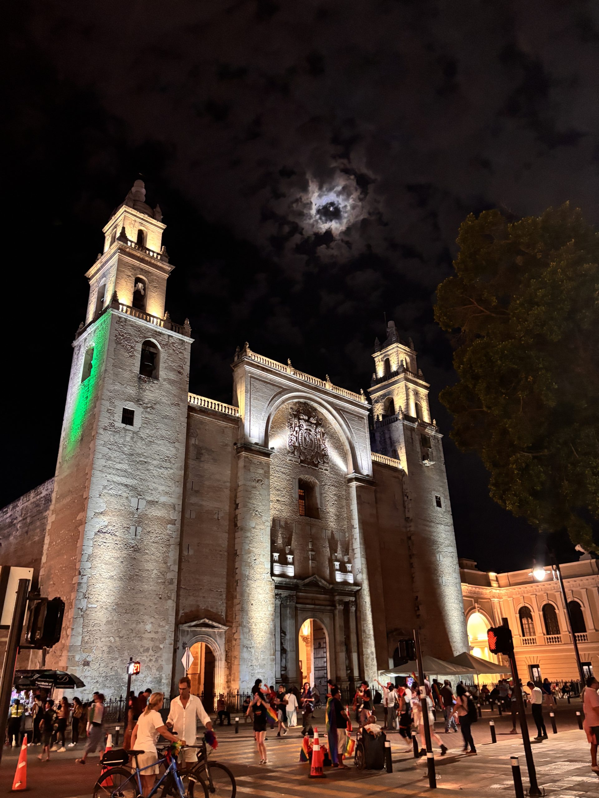 Plaza Fiesta Mérida cover photo