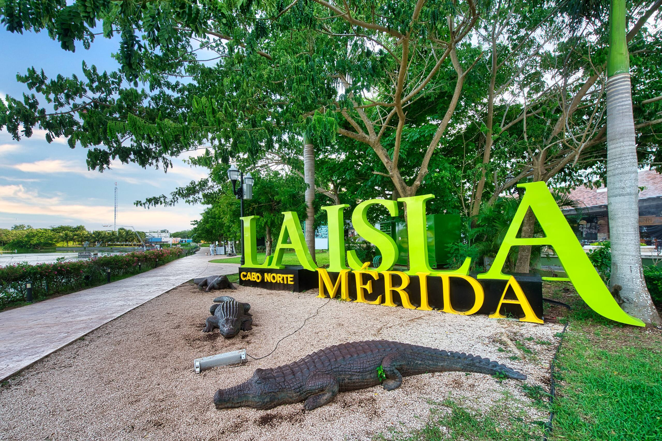 Plaza La Isla Mérida cover photo