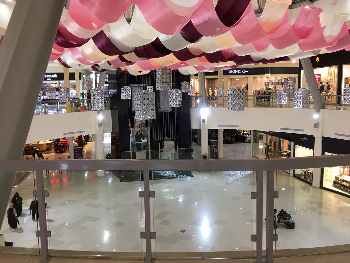 The Outlet Village cover photo