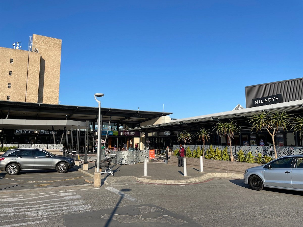 Beacon Bay Retail Park cover photo