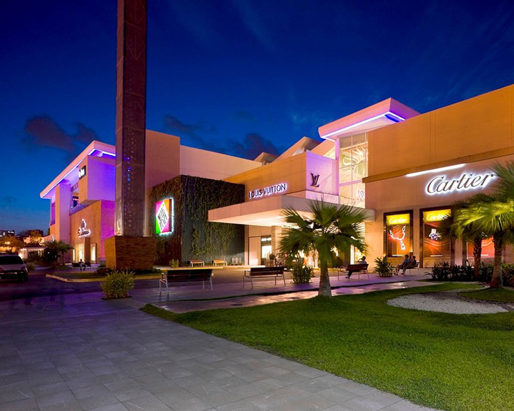 Centro Comercial La Esperanza cover photo