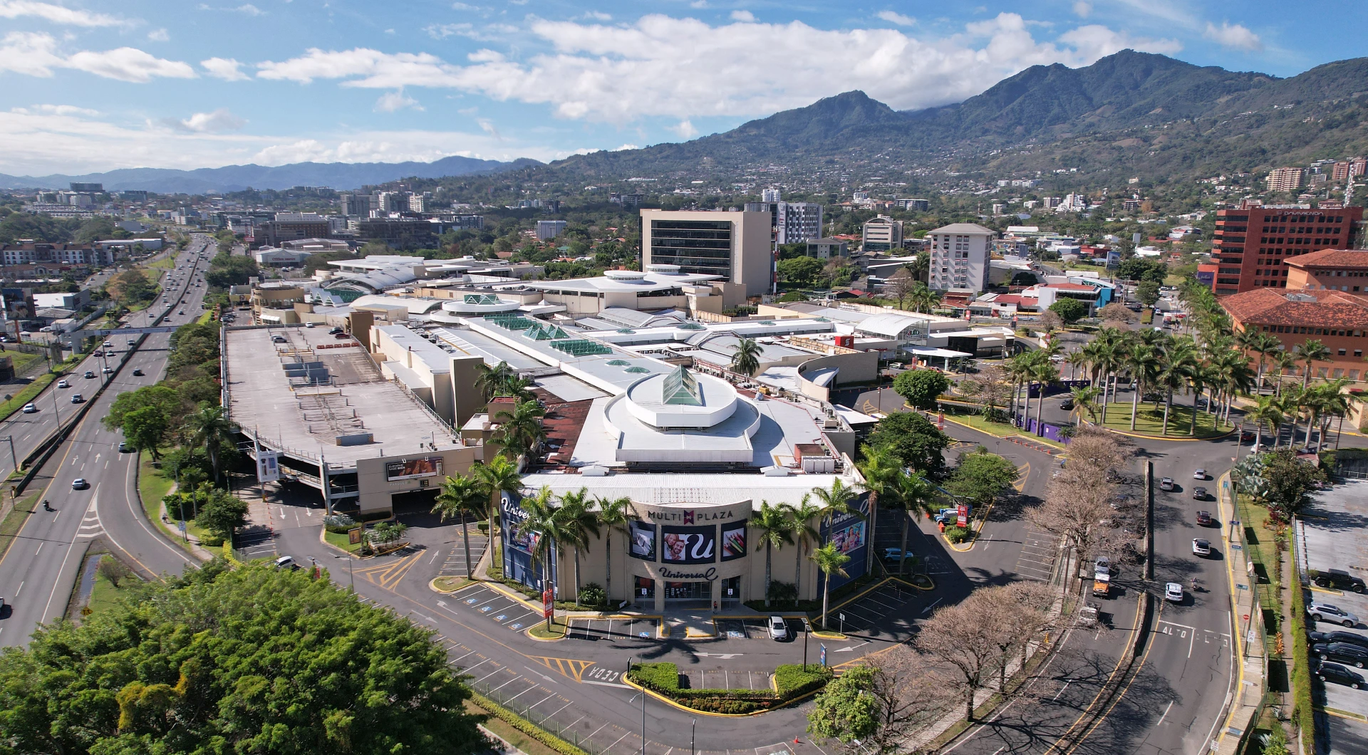 Centro Comercial Multiplaza Escazú cover photo