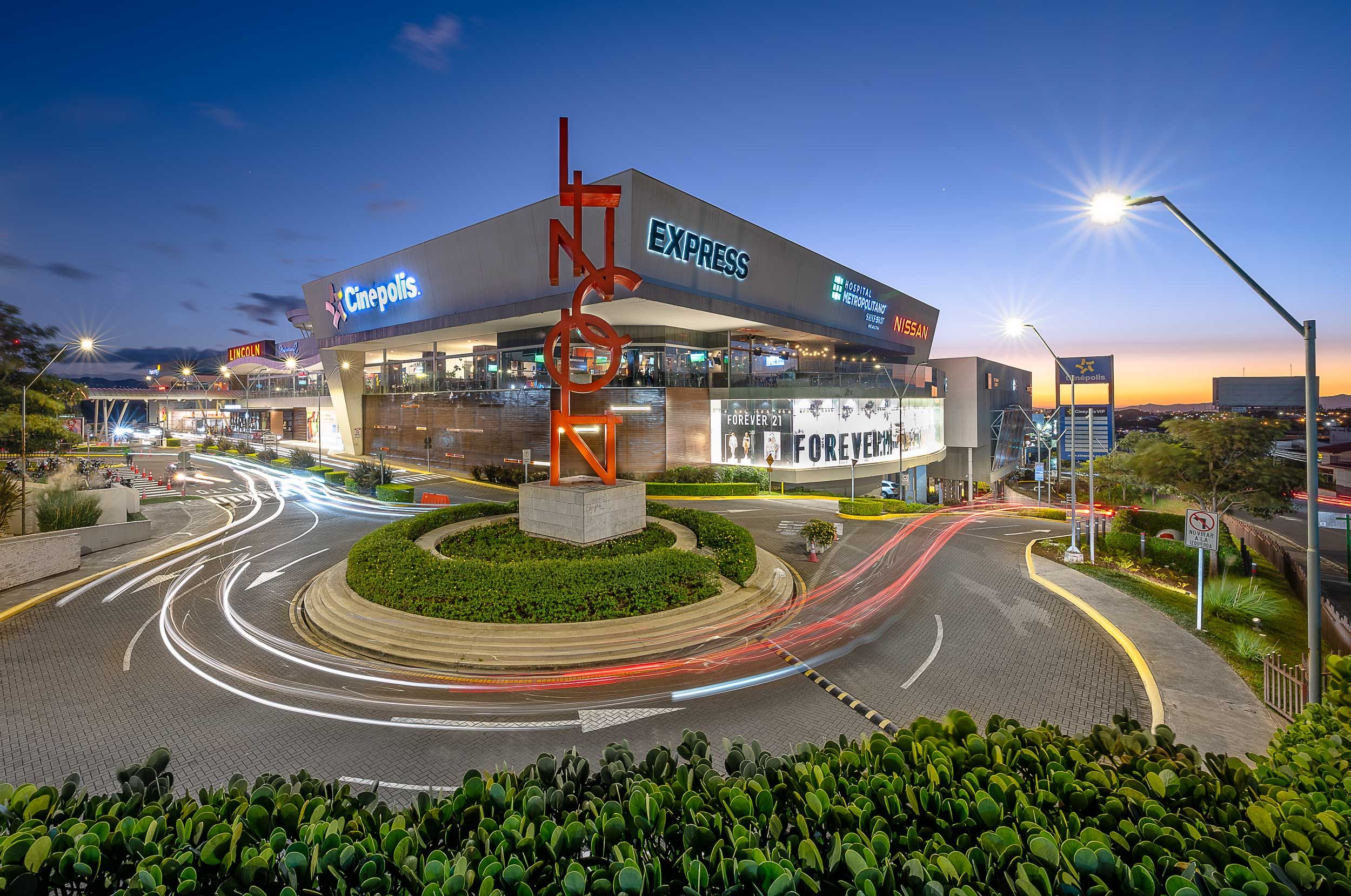Plaza Lincoln en Moravia, San José, sede de Cinépolis Lincoln