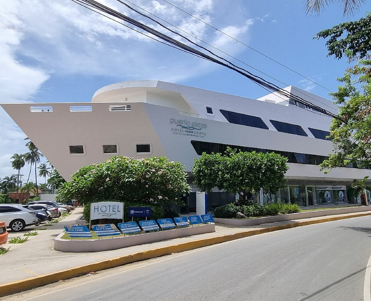 Puerto Plaza cover photo