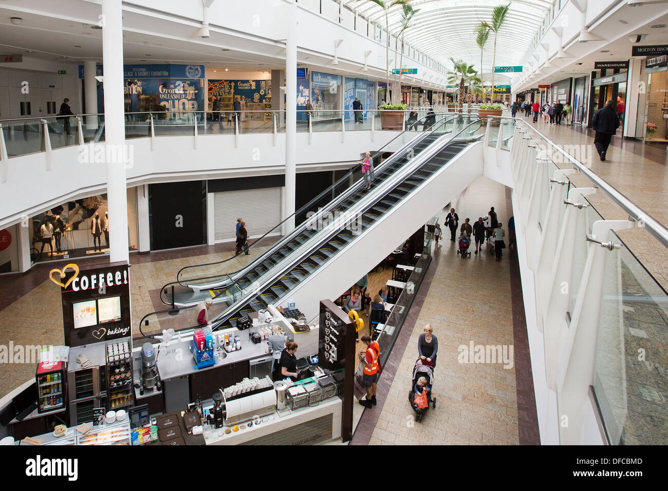 Centro Comercial Plaza Victoria cover photo