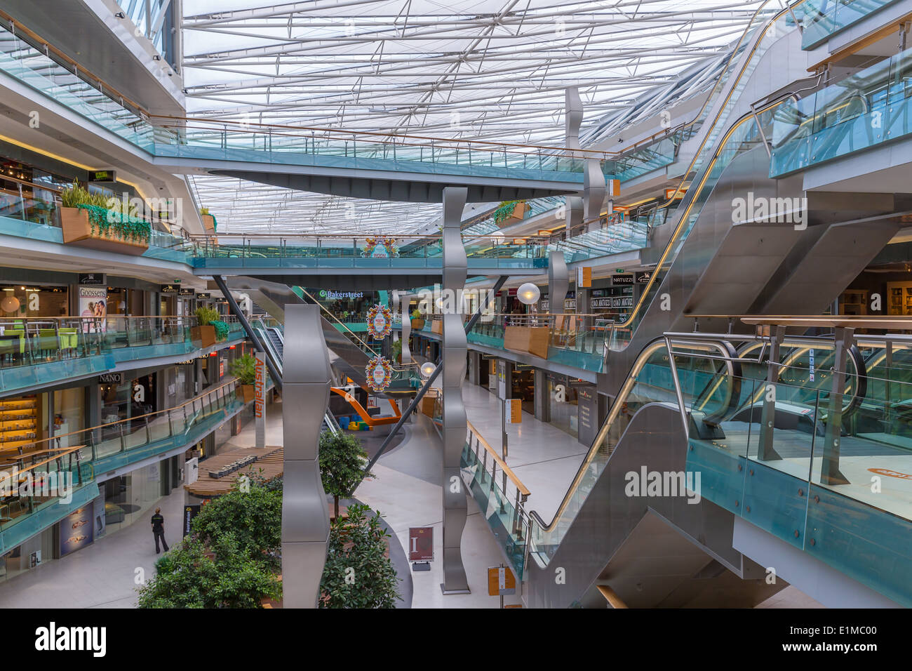 Centro Comercial Villa Nueva cover photo