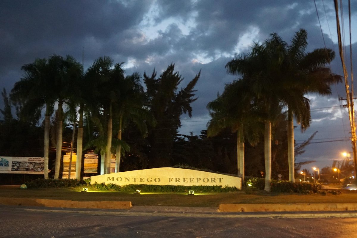 Barnett Plaza cover photo