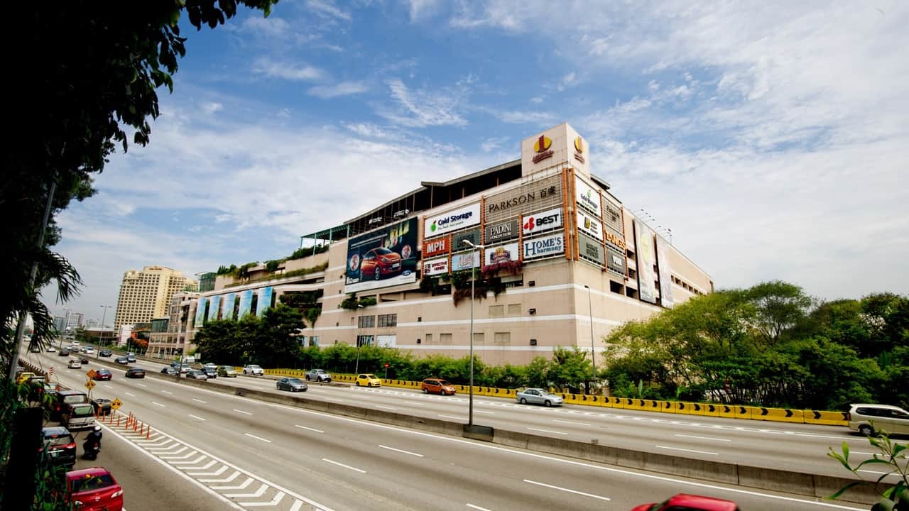 1 Utama cover photo