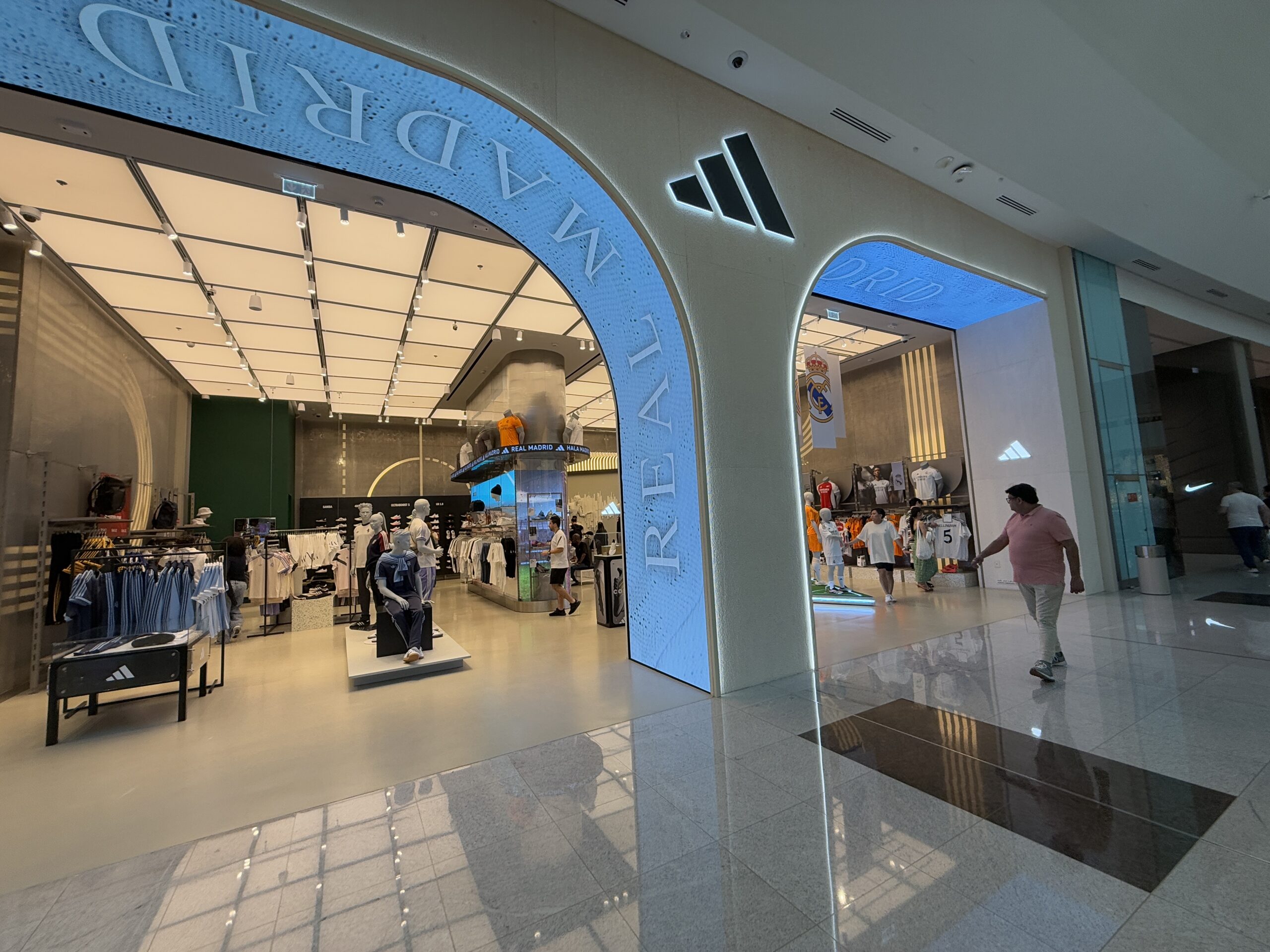 Retail Shop 22
