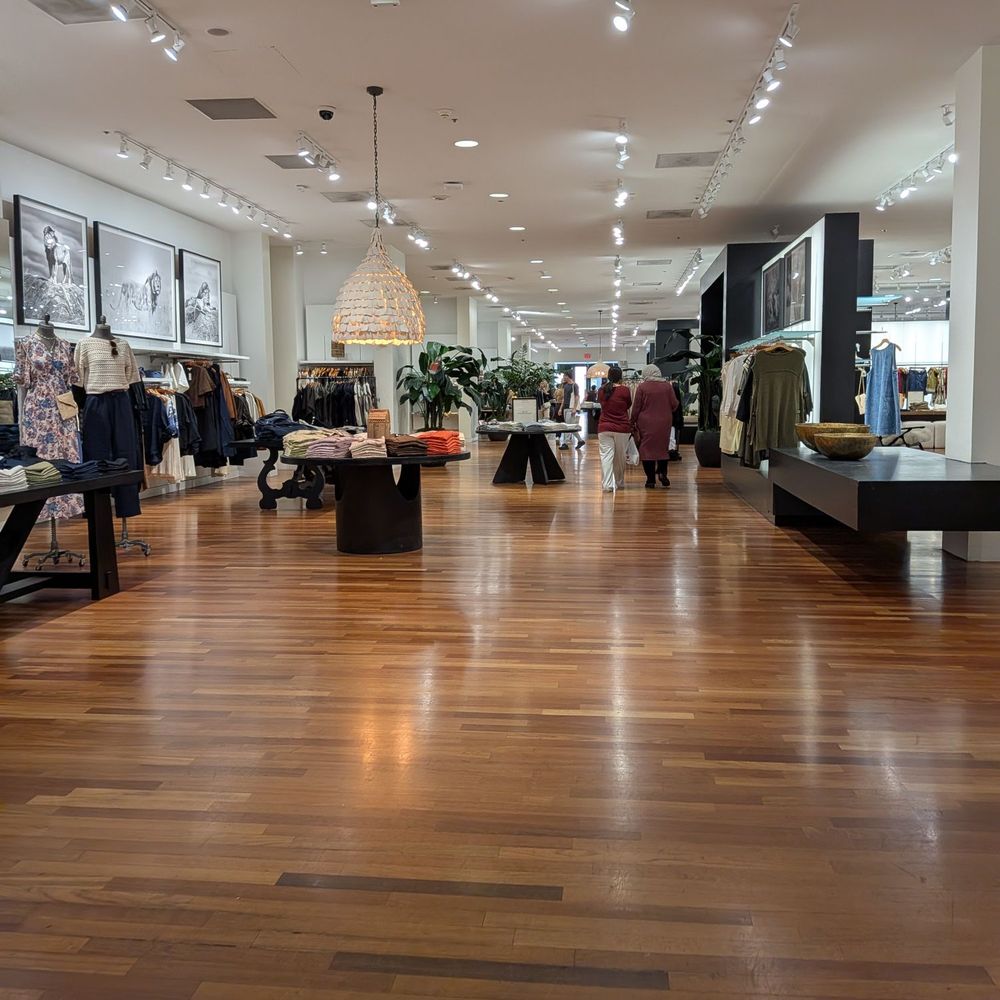 PALAIS SHOWROOM